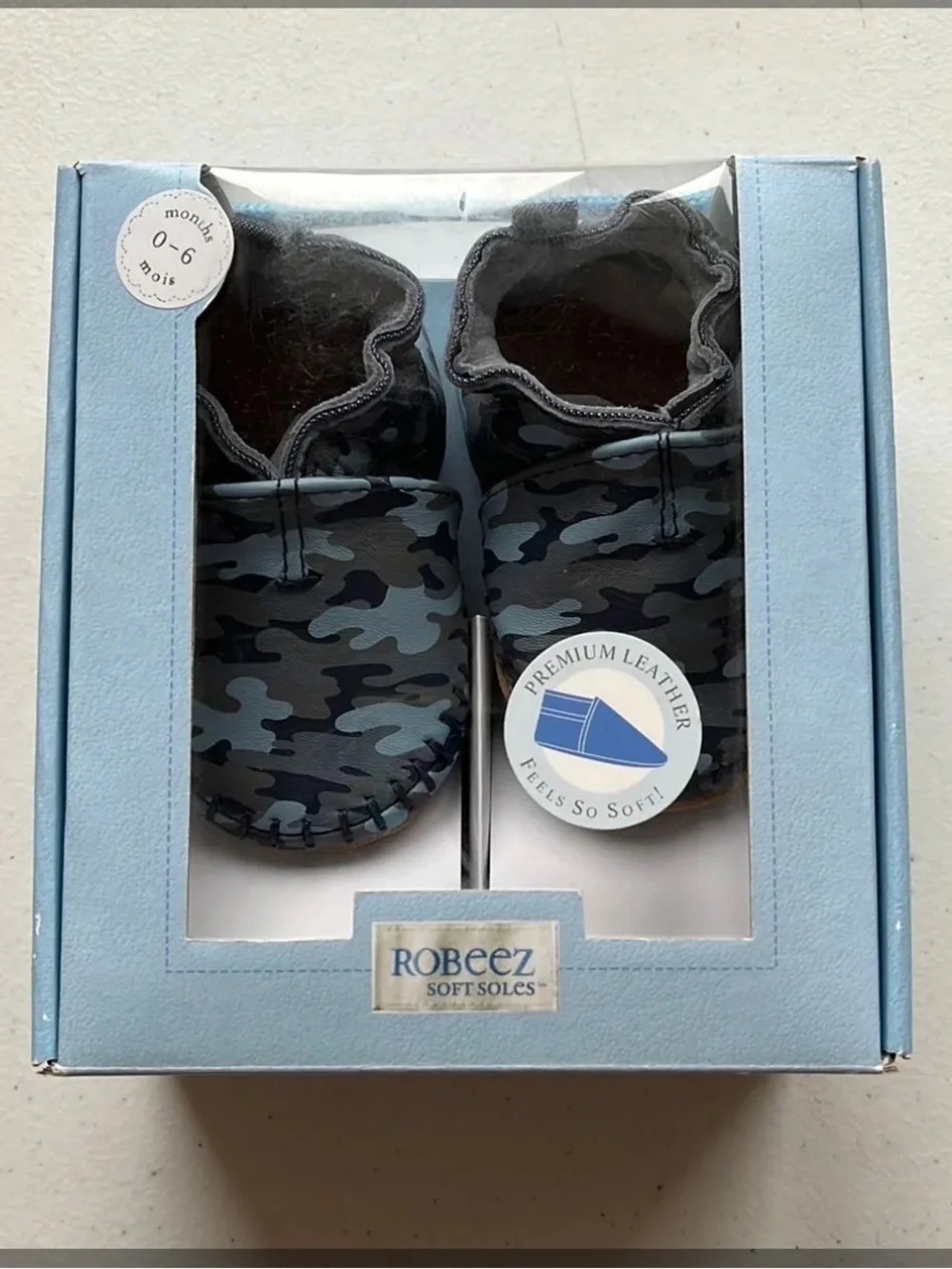 Robeez soft sole leather shoes size 0-6 months